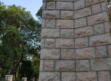 montenegro/podgorica/landmark/king-s-park-gate