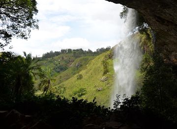 cameroon/dschang/landmark/grotte-ndemvoh