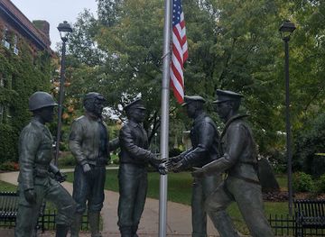 illinois/naperville/landmark/naperville-ghost-tour