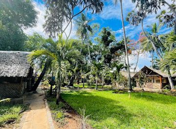 kenya/mombasa-beach/landmark/qwetu-beach-resort