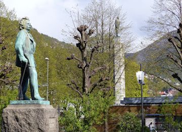 norway/hordaland/landmark/edvard-grieg-statue