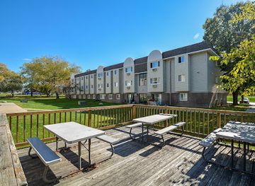 iowa/urbandale/landmark/douglas-park-apartments