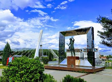 montenegro/moraca/landmark/vladimir-vysotsky-monument