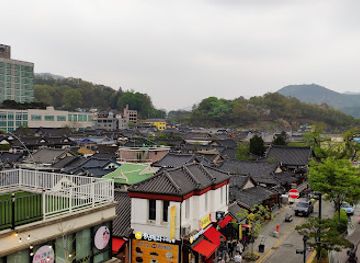south-korea/jeonju/omokdae-and-imokdae/landmark/hanokmaeuljeongangdae