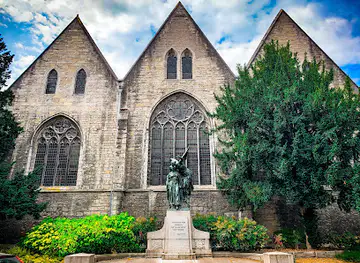 Monument Gabrielle Petit