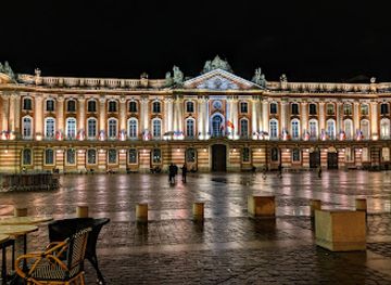france/toulouse/landmark/place-du-capitole