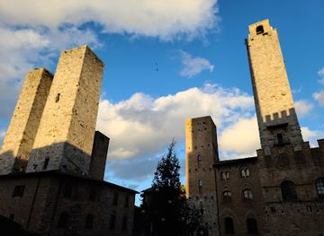 italy/san-gimignano/landmark/torre-rognosa