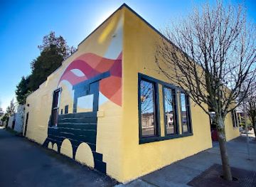 washington/renton/landmark/whistle-stop-ale-house