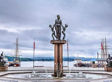 norway/innlandet/landmark/fountains-at-city-hall-square