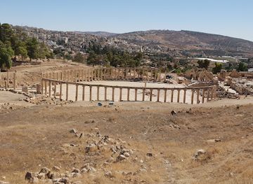 jordan/southern-jordan-valley/landmark/arch-of-hadrian