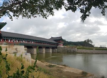 south-korea/gyeongju-historic-areas/landmark/ancient-tombs-in-inwang-dong-gyeongju
