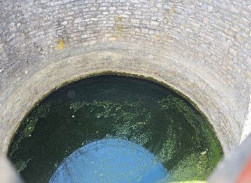 kansas/western-kansas/landmark/historical-hand-dug-well