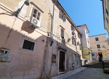 slovenia/koper/landmark/palaca-almerigogna