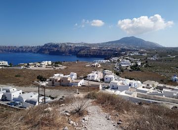 greece/south-aegean/landmark/akrotiri-santorini-venetian-castle