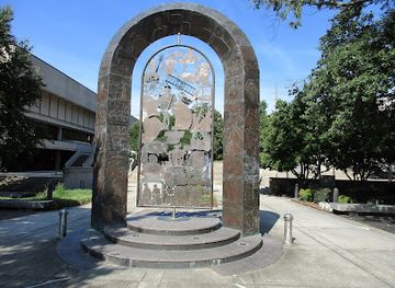 north-carolina/greensboro/landmark/millennium-gate