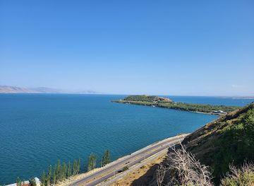 armenia/lake-sevan/landmark/sevan-island