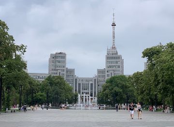 ukraine/kharkiv/svobody-square/landmark/dry-fountain