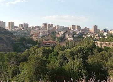 armenia/yerevan/landmark/hrazdani-kirch