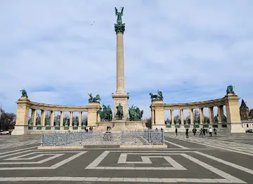 Heroes' Square