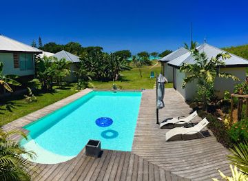 new-caledonia/bourail/landmark/poe-cote-lagon-beach-bungalows-hebergements