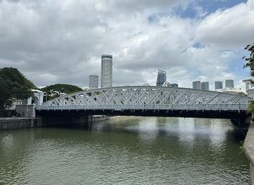singapore/bugis/landmark/anderson-bridge