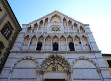 italy/lucca/landmark/piazza-santa-caterina