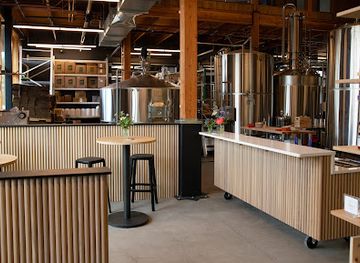 oregon/hood-river/landmark/wilderton-non-alcoholic-botanical-spirits