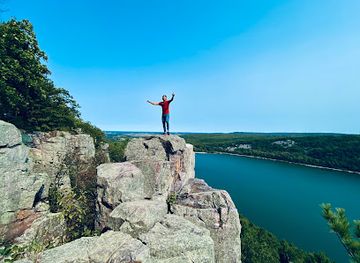wisconsin/devil-s-lake-state-park/landmark/cleopatra-s-needle