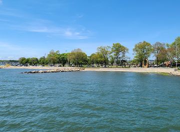 connecticut/norwalk-islands/landmark/calf-pasture-beach