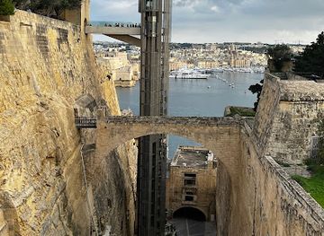 malta/birgu/landmark/st-john-s-bastion