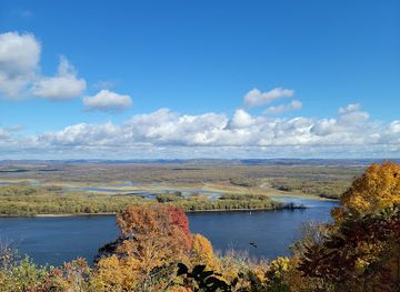 minnesota/winona/landmark/great-river-bluffs-state-park
