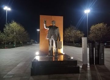 turkiye/istanbul/kadikoy/landmark/umuda-yolculuk-aniti