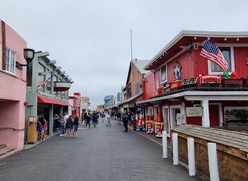 california/carmel-by-the-sea/landmark/old-fisherman-s-wharf