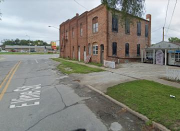 iowa/ottumwa/landmark/dedicated-to-the-ones-i-love-tattoo-piercing