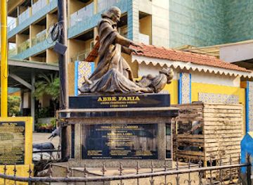 india/goa/candolim/landmark/statue-of-abbe-faria