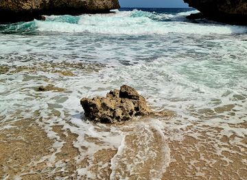 curacao/jan-thiel-beach/landmark/curacao