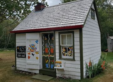 canada/maritimes/landmark/replica-of-maud-lewis-house
