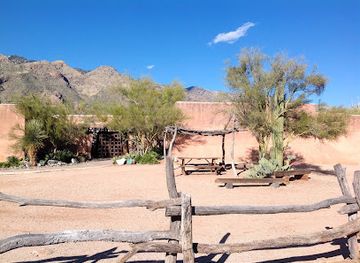 arizona/verde-valley/landmark/degrazia-gallery-in-the-sun