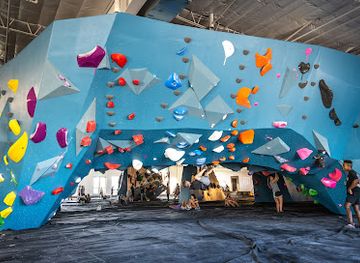 arizona/tempe/landmark/bouldering-project