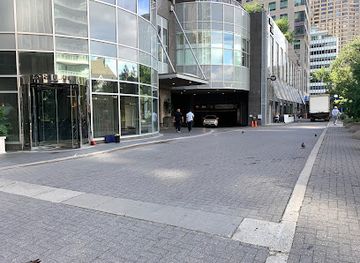 canada/toronto/yorkville/landmark/critchley-lane