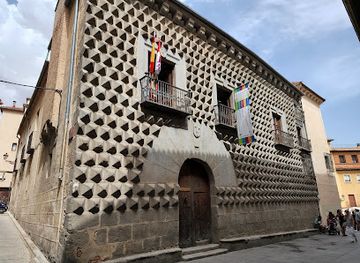 spain/castile-la-mancha/landmark/casa-de-los-picos