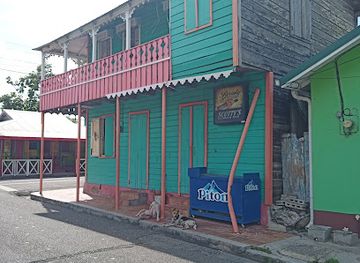 saint-lucia/soufriere-quarter/landmark/unrulytoastquotesglobal-tour-guide