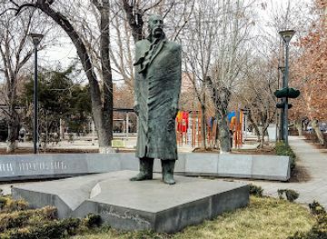 armenia/tsaghkadzor/landmark/william-saroyan-statue