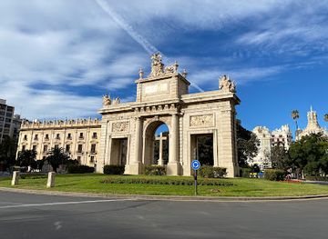 spain/valencia/landmark/porta-de-la-mar
