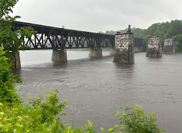 maine/augusta/landmark/site-of-the-old-truss-railroad-bridge