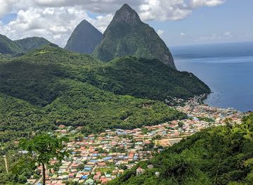 saint-lucia/soufriere-quarter/landmark/petit-piton