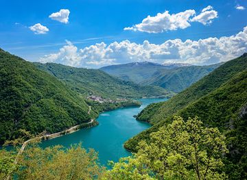 montenegro/piva/landmark/piva-lake