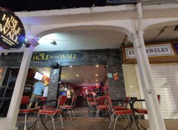 sint-maarten/lowlands/landmark/the-hole-in-the-wall