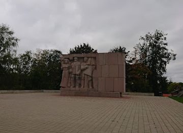 latvia/talsi/landmark/1905-gada-parks-talsos