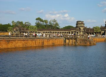 cambodia/siem-reap/downtown-siem-reap/landmark/preah-ang-chek-preah-ang-chorm-shrine